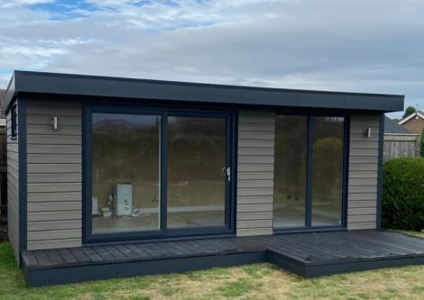 5.5m x 3m Extend Composite Garden Room Gallery No 016 Location Buckinghamshire